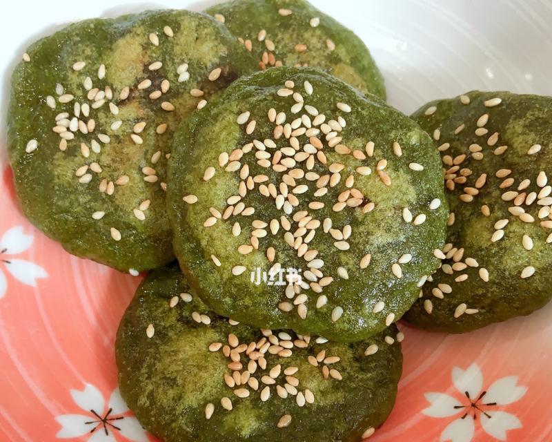 手工制作艾叶饼（教你如何制作美味健康的艾叶饼）