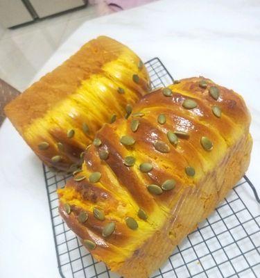 自制南瓜吐司面包（用南瓜的甜美味道）