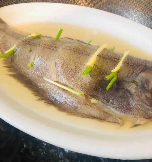 清蒸鸦片鱼的做法（家常菜谱教你如何做一道美味健康的鱼菜）