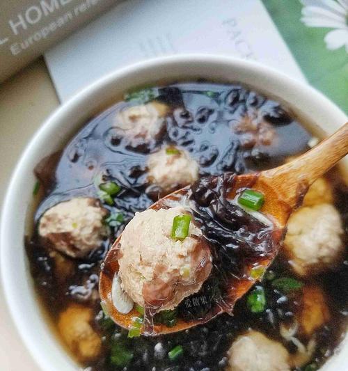 一碗营养美味的紫菜虾皮鸡蛋汤（用家常食材打造的健康汤品）
