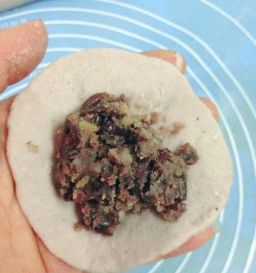 紫薯豆沙包的制作方法（自己动手做出美味的传统点心）  第1张