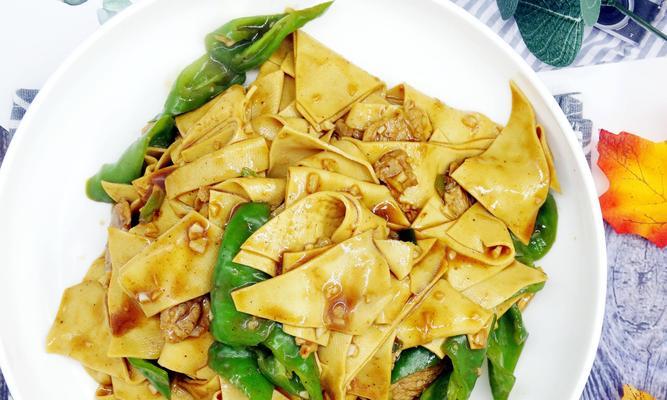 青椒烩鸡蛋豆腐，美味又健康（家常菜谱）