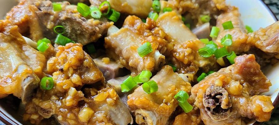 家常美食——芋头烧排骨（用芋头烹饪一道香酥可口的排骨菜品）