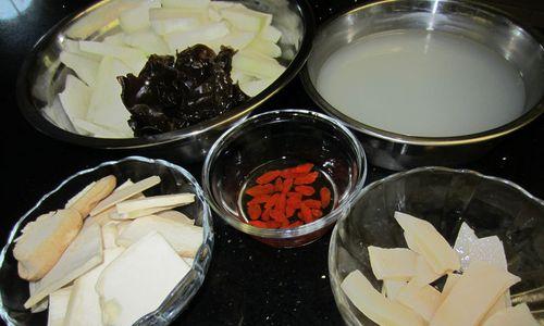 冬瓜与鲍鱼的完美结合——鲍鱼冬瓜汤的健康烹饪法（以鲍鱼为主材料）  第1张