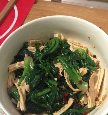 家常美食，菠菜炖豆腐的做法（健康营养）
