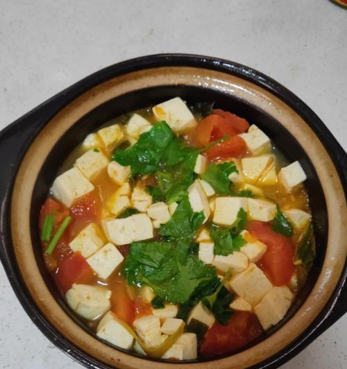 用血豆腐煮一锅美味汤（品尝鲜血与豆腐交织的口感体验）