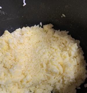 蒸二米饭的做法是什么？如何蒸出软糯可口的二米饭？  第3张