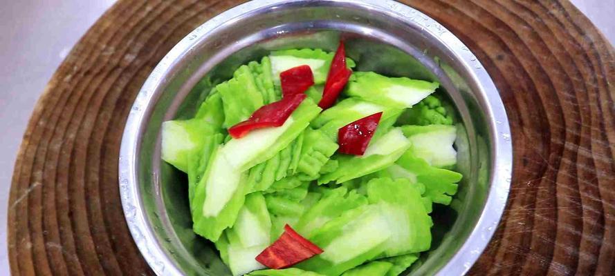 猪扒丝炒苦瓜怎么做？这道菜的制作步骤是什么？