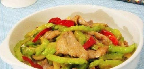 猪扒丝炒苦瓜怎么做？这道菜的制作步骤是什么？  第2张