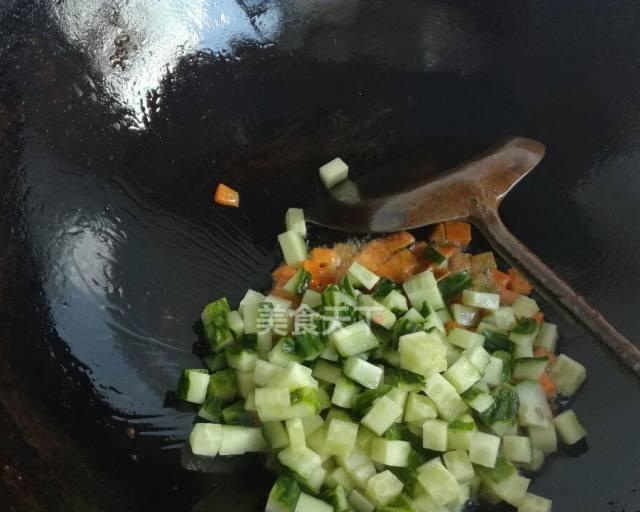清甜炒玉米粒的做法（家常美食小窍门）