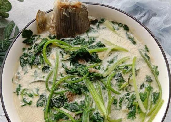 秋三宝煲鲫鱼汤的制作方法（体味秋天的滋补之味）