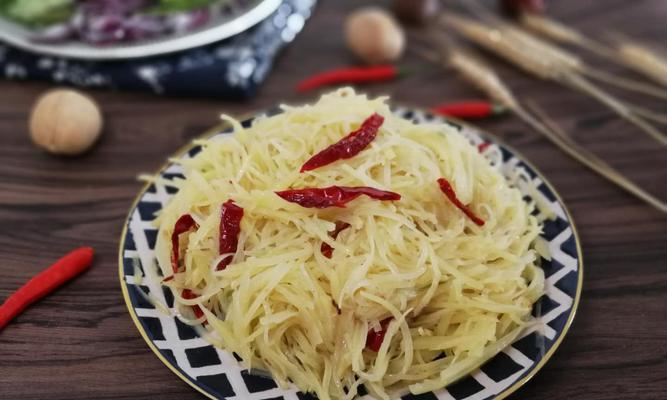 肉丁土豆丝的做法是什么？如何快速做出美味的肉丁土豆丝？  第2张