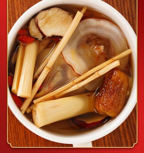 荸荠蜜枣银耳羹的制作方法（一道营养美味的清热降火食品）