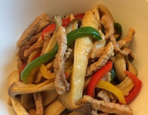 美味清炒杏鲍菇（口感鲜美）