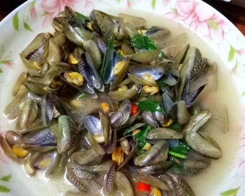 以薄壳为主的制作方法（打造脆香美味的料理美食）