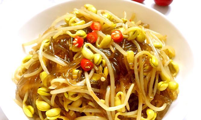 用猪油渣抄黄豆芽，美味又营养（猪油渣的妙用——改变黄豆芽的味道与口感）