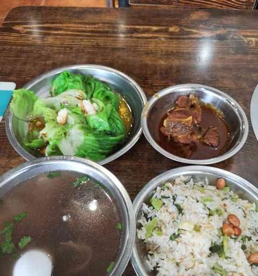 扁豆鱿鱼咸饭的做法是什么？如何在家轻松制作？