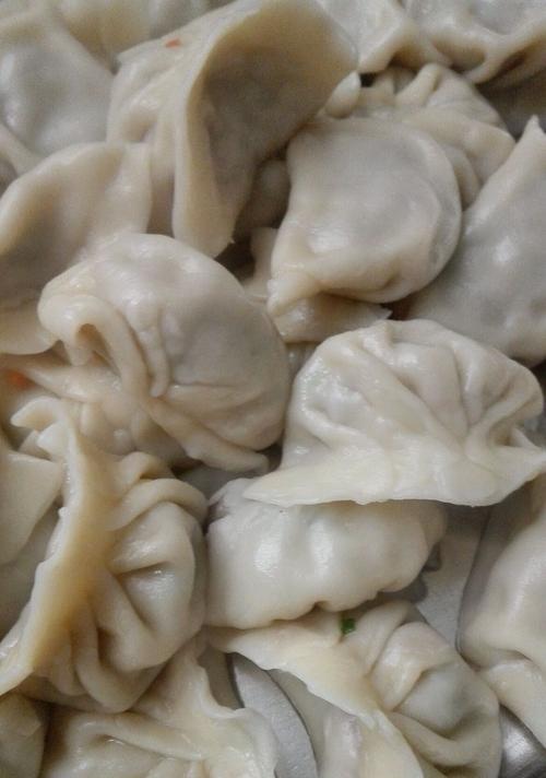 水饺皮的多种做法（如何轻松制作出美味水饺）