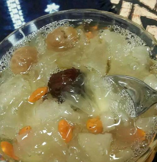 银耳雪梨汤的做法（清热润肺甜而不腻）