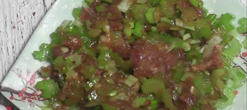 用猪肉饺子馅做出美味的饺子，让味蕾大饱口福（用猪肉饺子馅做出美味的饺子）