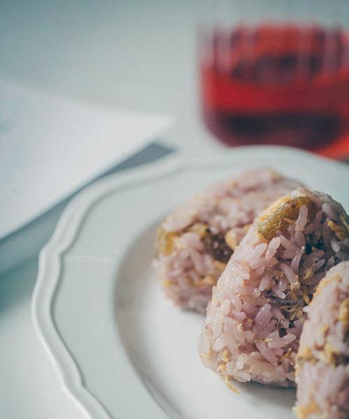 肉松火腿饭团怎么做？详细步骤和技巧是什么？