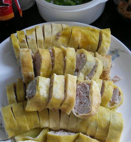猪肉胡萝卜鸡蛋卷的做法是什么？如何制作美味的鸡蛋卷？  第3张