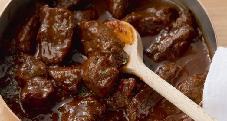 砂锅炖牛肉的做法是什么？如何炖出鲜嫩多汁的牛肉？