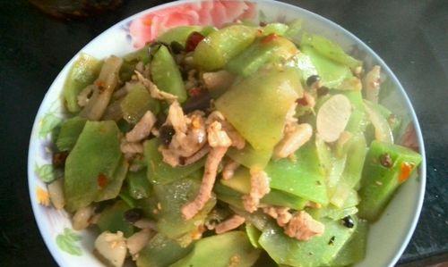 莴笋炒瘦肉的做法是什么？如何炒出鲜嫩可口的莴笋炒瘦肉？  第3张