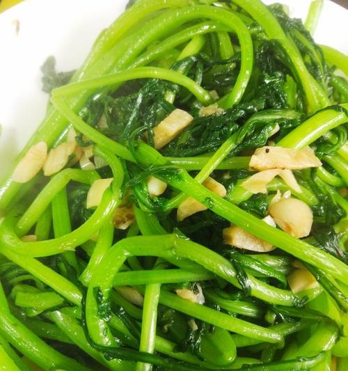 章鱼炒茼蒿，鲜美又健康的佳肴（掌握烹调技巧）  第1张