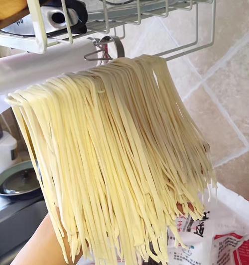 手工擀面怎么做？详细步骤和技巧是什么？  第2张