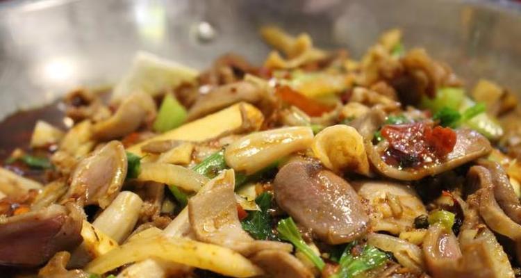 甜椒炒鸡杂怎么做？步骤和技巧有哪些？  第3张