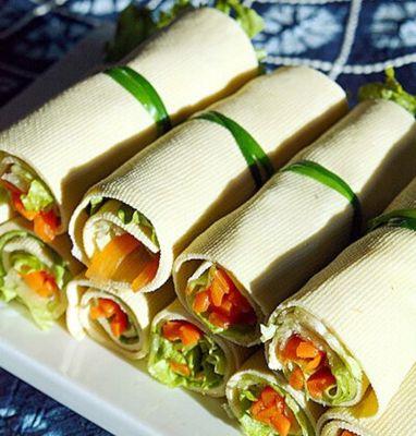 色香味俱佳的彩蔬烩豆腐（健康美味佳肴）
