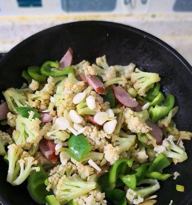肉沫圆椒炒菜花的做法是什么？步骤详解如何做？  第3张