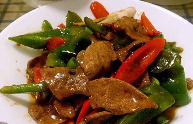 家常美食，猪肝炒红椒（健康营养）
