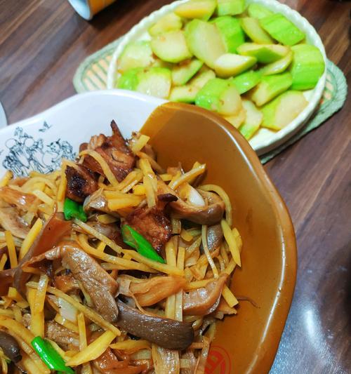 肉炒蘑菇怎么做？步骤和技巧有哪些？