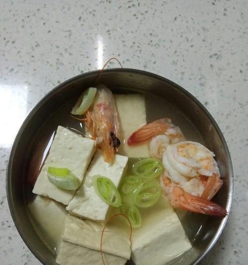 鲜虾豆腐汤怎么做才鲜美？步骤和技巧是什么？  第2张