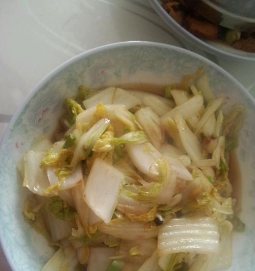 白菜炒肉丝的做法是什么？如何炒出鲜嫩可口的肉丝？