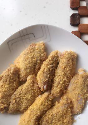 如何制作美味的奥尔良炸鸡（传统家庭美食教程）