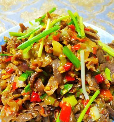 蒜苔炒鸡胗怎么做？步骤和技巧有哪些？