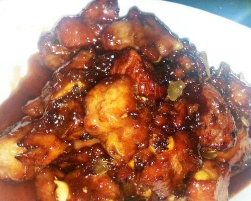芝麻蜜汁排骨的制作方法（家庭厨房也能轻松做出美味的芝麻蜜汁排骨）