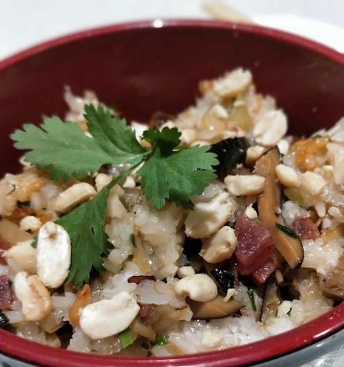 蒸蜂蜜黑糯米饭的做法是什么？如何制作出香甜可口的黑糯米饭？  第2张
