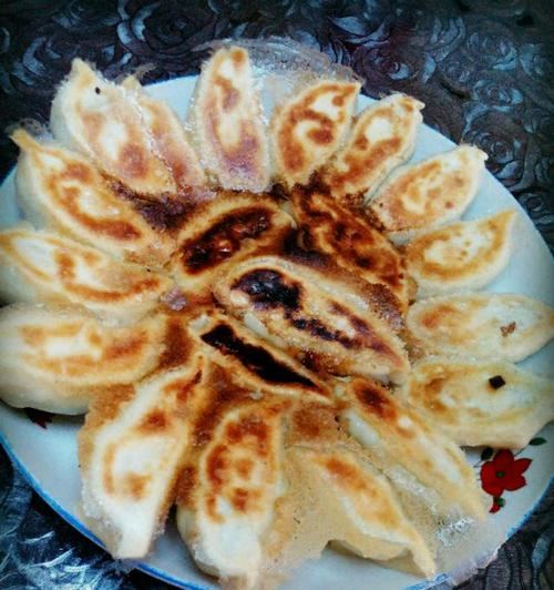 冰花菠菜鸡蛋煎饺怎么做？步骤和技巧有哪些？