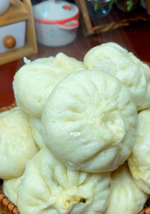 家常美食，轻松制作白菜丁肉丁大包子（健康美味）
