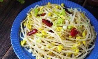 香辣绿豆芽怎么做？有哪些步骤和技巧？