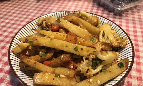 油炸狼牙土豆的制作方法（简单易学的家庭美食）