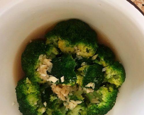 蒜蓉西蓝花的做法（清爽美味）