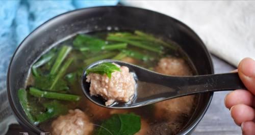 菠菜丸子汤怎么做？有哪些步骤和技巧？