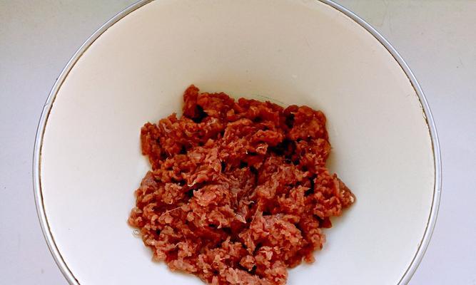 沙葱辣子肉的做法是什么？如何在家轻松制作？