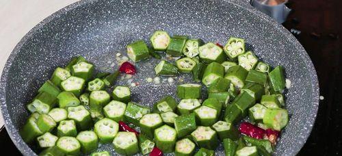 秋葵烧肉，营养美味的家常做法（用秋葵和猪肉打造的健康菜肴）
