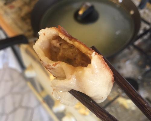营养美味香菇胡萝卜肉馅水煎饺的制作方法（品尝美食）
